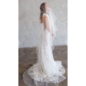 Brides & Hairpins Tamar Veil Satin Trim Edge, 2 Tier w/ Blusher, Cathedral, 110"